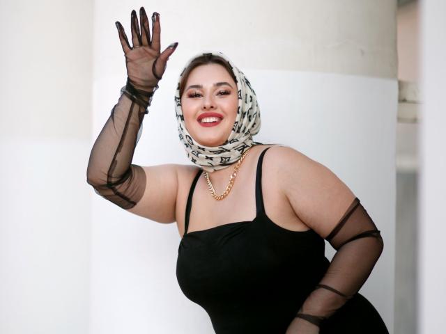 MonikaValadi - Live porn &amp; sex cam - 17901414