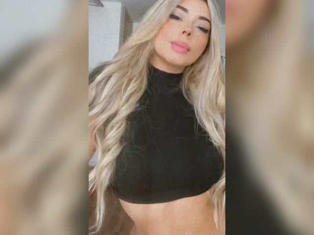 Zaramillery - Live sex cam - 17903126