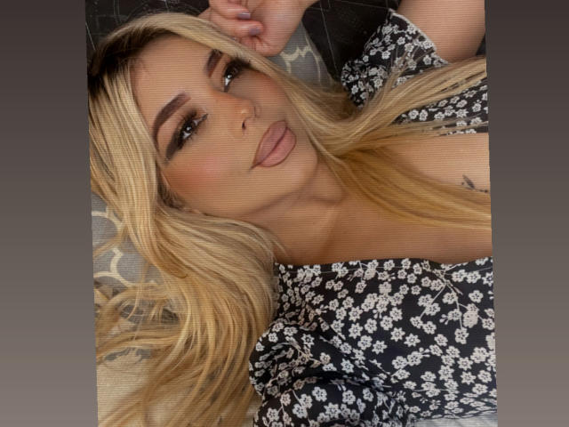 Zaramillery - Live sex cam - 17903166