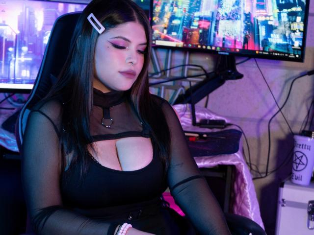 LuciaRobertz - Live porn &amp; sex cam - 17904046