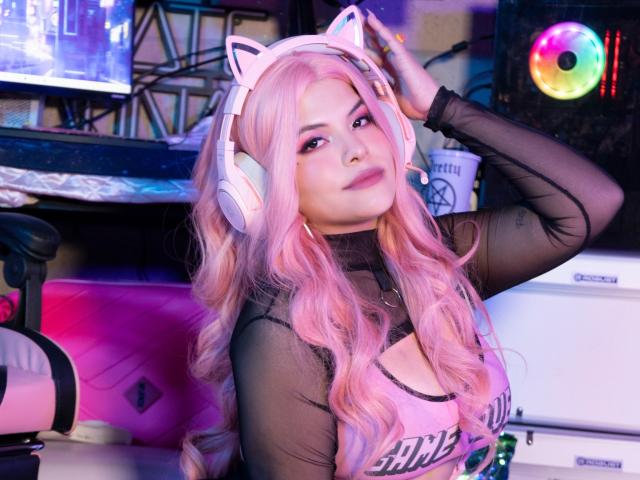 LuciaRobertz - Live porn &amp; sex cam - 17904050