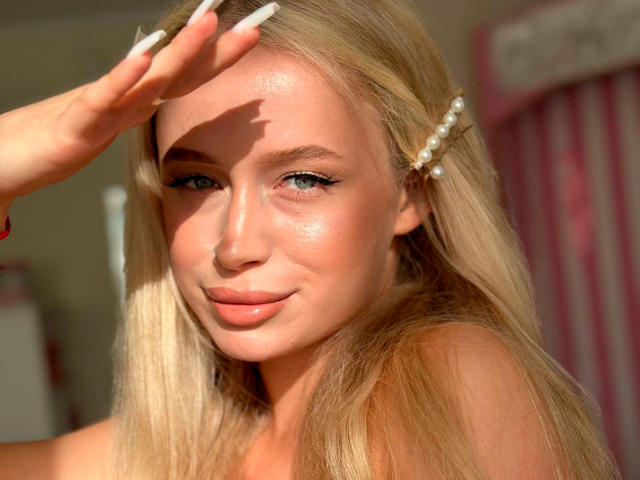 LolitaRosi - Élő pornó és szexkamera - 17906182