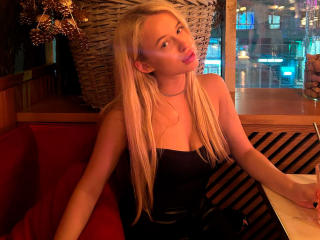 LolitaRosi - сексуальная веб-камера в реальном времени - 17906230