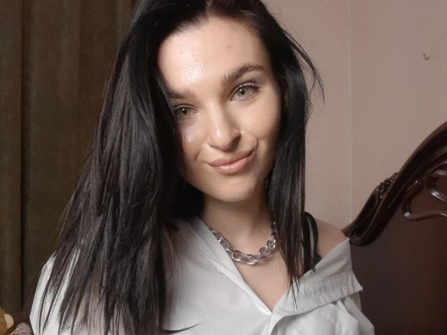 SunnyIsa - Élő pornó és szexkamera - 17909150