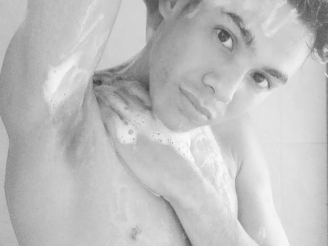 AndrewAndValeria - Sexe cam en vivo - 17910958