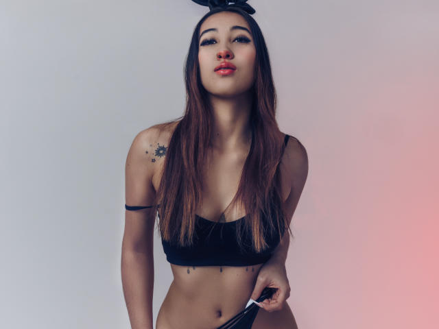 LynaMiller - Live sex cam - 17928250