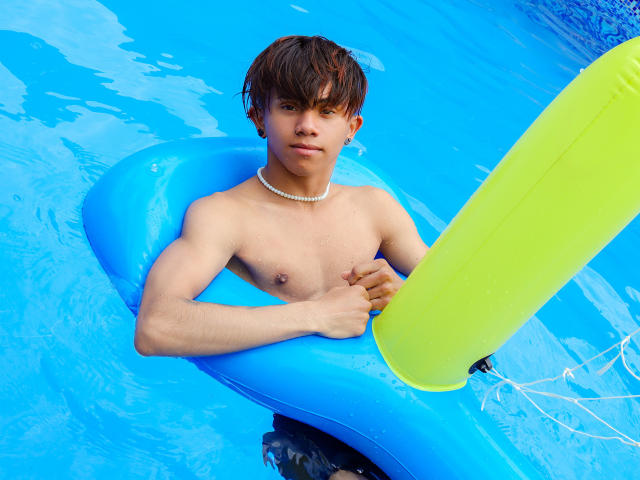 DannySantoro - Live Sex Cam - 17929646