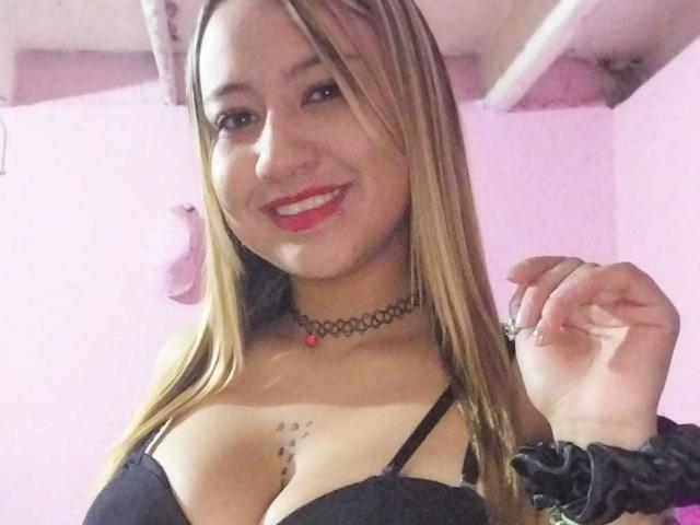 ChanellTatto - Live porn &amp; sex cam - 17930722
