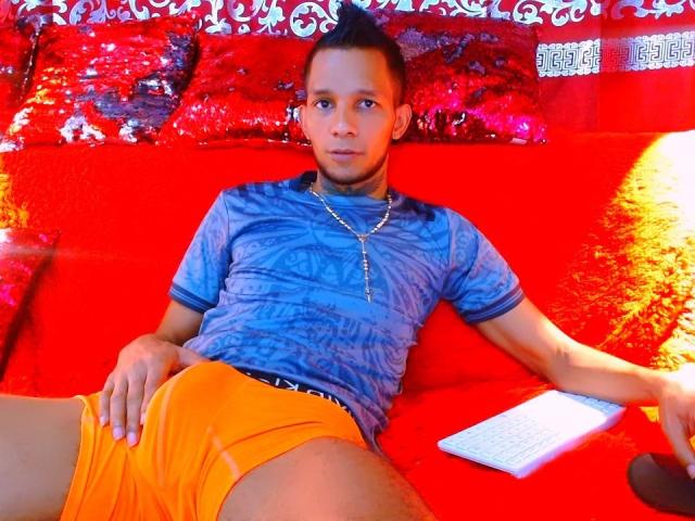 GregWilli - Live porn &amp; sex cam - 17939446