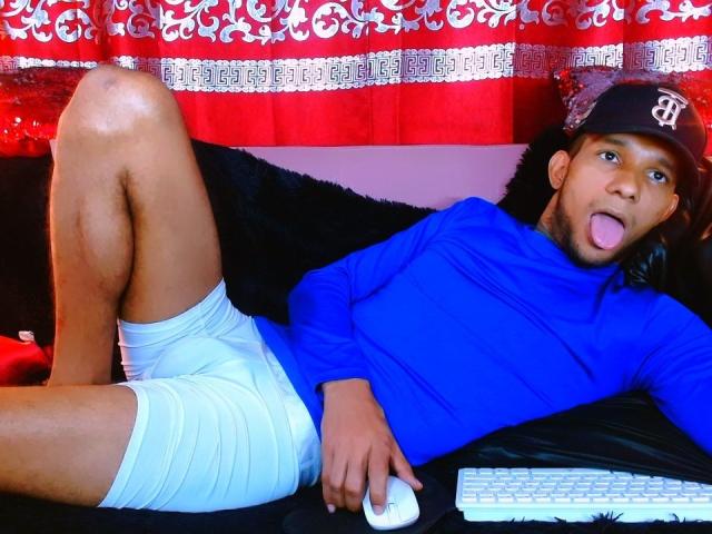GregWilli - Live sex cam - 17939530