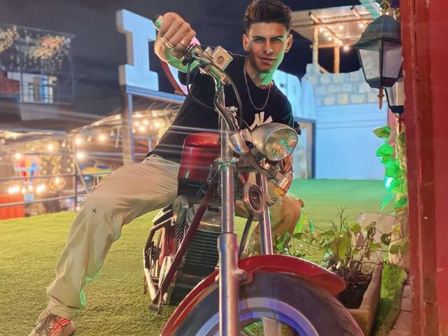 KevinMiller - Live porn &amp; sex cam - 17939694