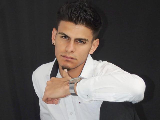 KevinMiller - Live porn &amp; sex cam - 17940282