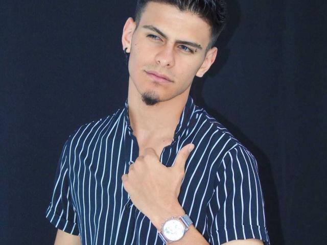 KevinMiller - Live porn &amp; sex cam - 17940502