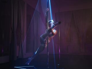 CelesteBelucci - Live porn &amp; sex cam - 17962694