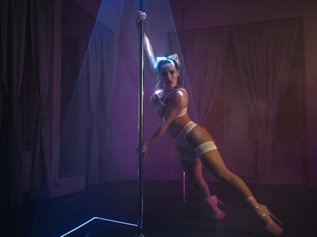 CelesteBelucci - Live porn &amp; sex cam - 17962706