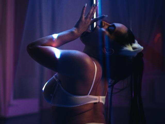 CelesteBelucci - сексуальная веб-камера в реальном времени - 17962722