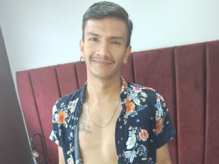MikeHottLove69 - Live porn &amp; sex cam - 17968590