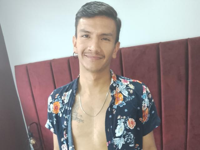 MikeHottLove69 - Live Sex Cam - 17968590