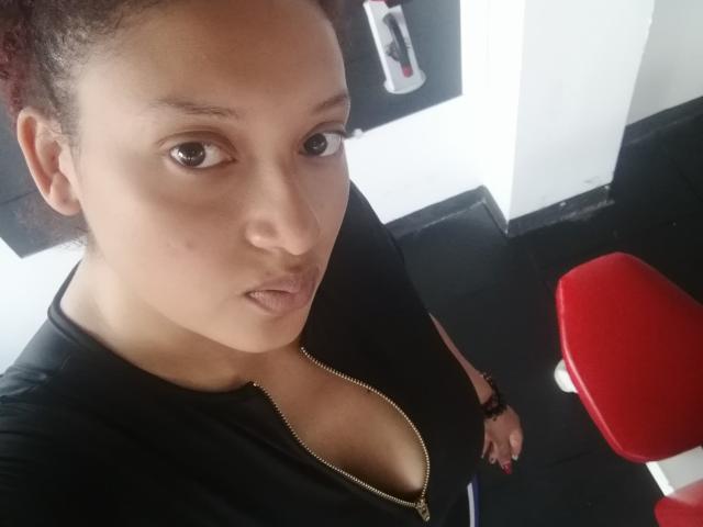 VioletaSwitch - Live porn &amp; sex cam - 17971550