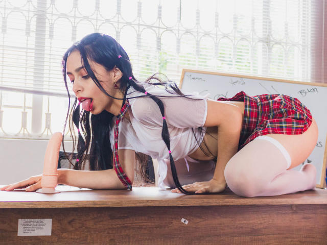 LilyLouise - Live sex cam - 17972166