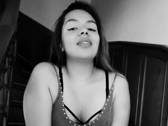 YinethBeilly - Live porn &amp; sex cam - 17979490