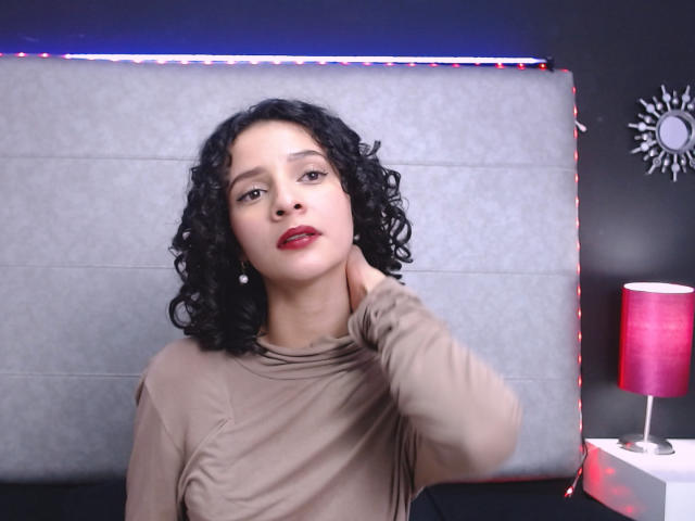 AshlyRogers - Live porn &amp; sex cam - 17985430