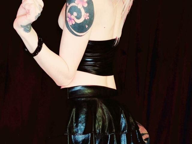 MissCherryOnTop - Camera khiêu dâm &amp; quyến rũ trực tiếp - 17985890