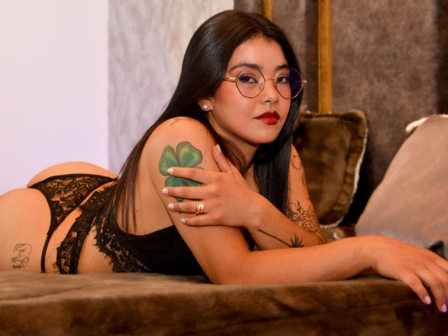 EmmaRuiz - Live porn &amp; sex cam - 17991102