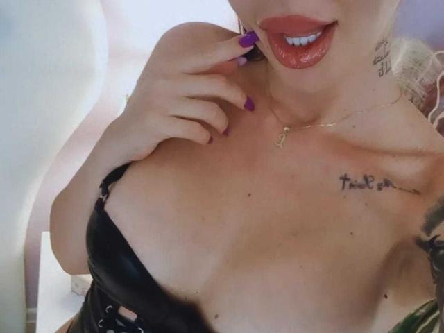KendraReen - Live porn &amp; sex cam - 17991850
