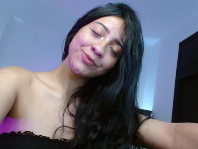 ValerieHang - פורנו בשידור חי ומצלמת סקס - 17992262