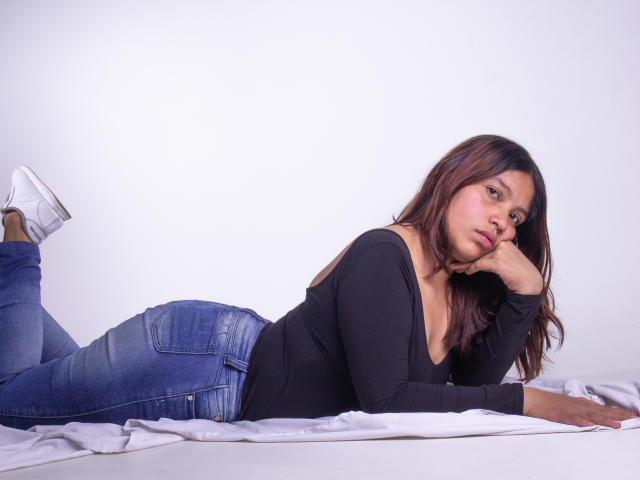AbigailSanchez - Live porn &amp; sex cam - 17993694