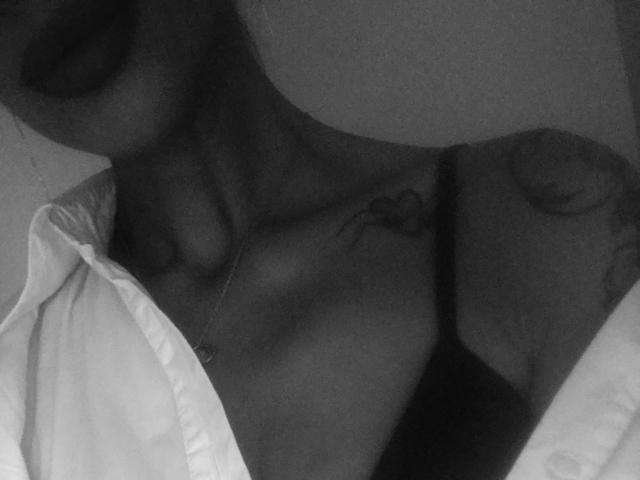 Julaiya - Live sex cam - 17993862