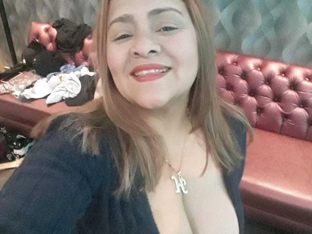 MonzeratBoyer - פורנו בשידור חי ומצלמת סקס - 18007642