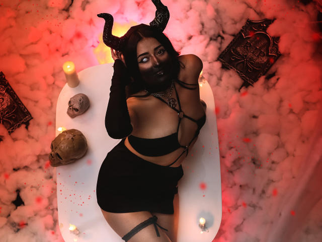 Lucy69Wiliams - Live porn &amp; sex cam - 18008654