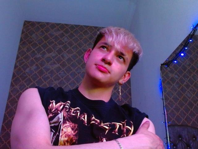 BastianLeonis - Live porn &amp; sex cam - 18009418