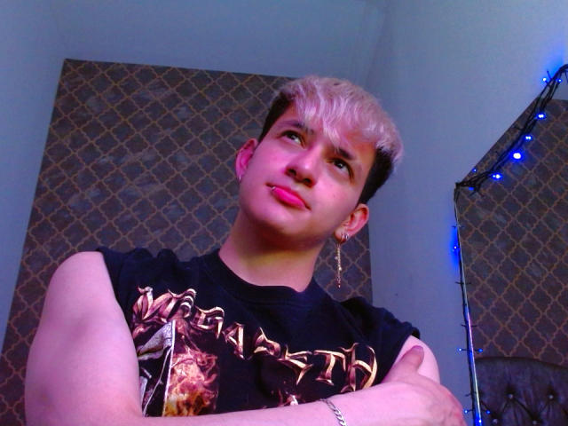 BastianLeonis - Sexe cam en vivo - 18009422