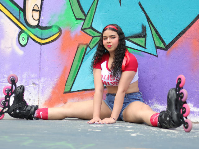 AprilKeith - Live Sex Cam - 18010810