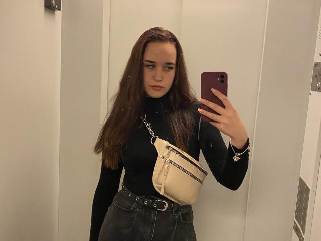 Mallenia - Live sex cam - 18014430