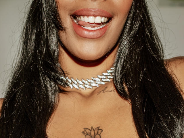 FiorellaBossh - Live porn &amp; sex cam - 18015646