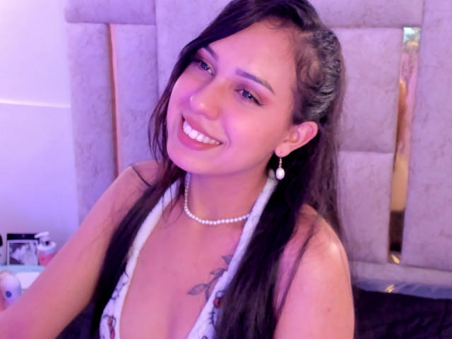 Irinna - Live porn &amp; sex cam - 18024358