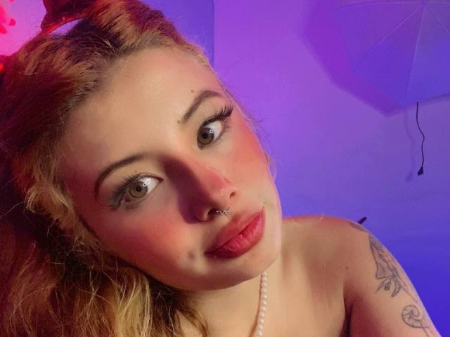 AbbieHotfman - Live porno og sexkamera - 18035434