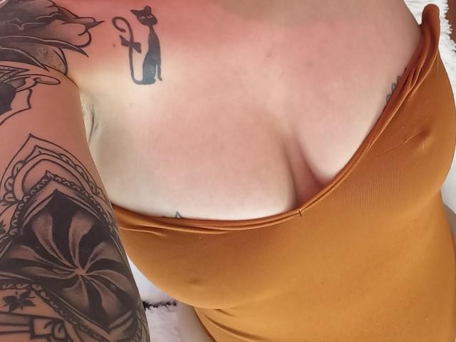 NicolleR - פורנו בשידור חי ומצלמת סקס - 18038530