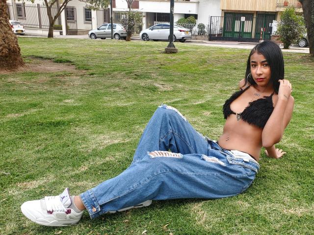 MaddyRyan - Live Sex Cam - 18040810