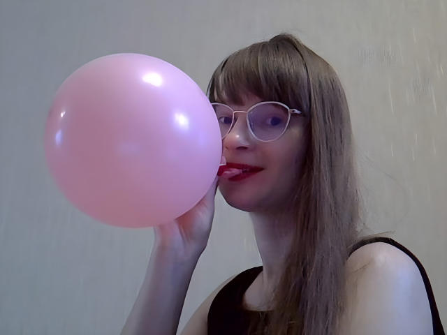 KiraGoldens - Live porn &amp; sex cam - 18042102