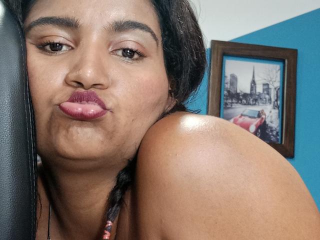 SalomeSexxy - ライブポルノ&amp;セックスカム - 18042402