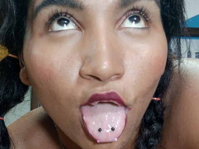 SalomeSexxy - Sexe cam en vivo - 18042410