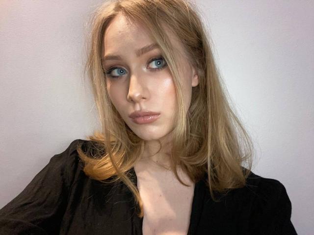 TracyDesire - Live porn &amp; sex cam - 18043930