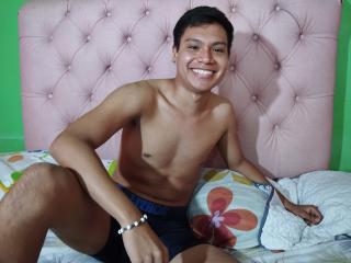 DylanMillers - Live porn &amp; sex cam - 18045622