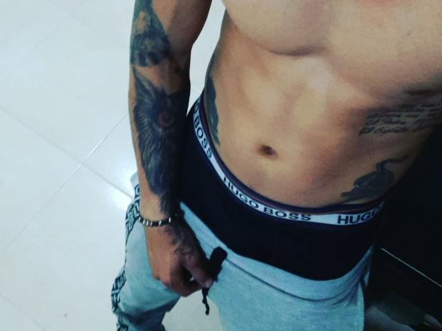 BruceGonzalesI - Live porn &amp; sex cam - 18052410