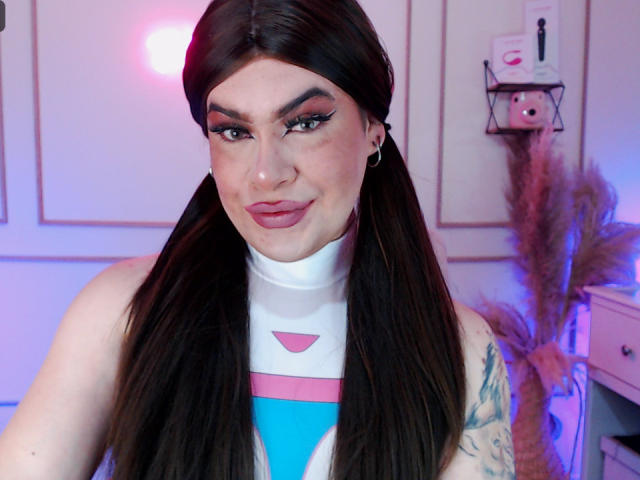 NicoleR - Sexe cam en vivo - 18053314